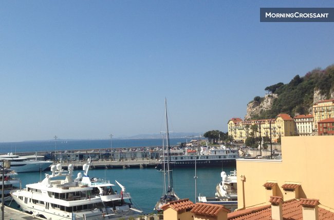 F1 stand/view of port