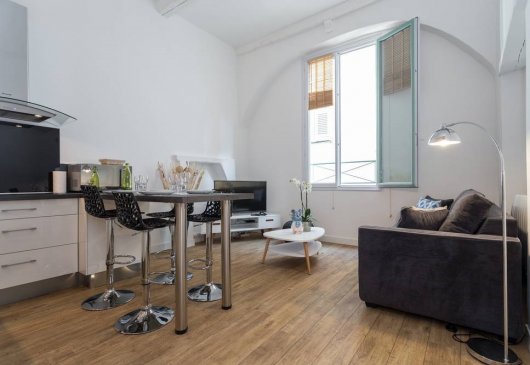 Flat in the heart of Old Nice