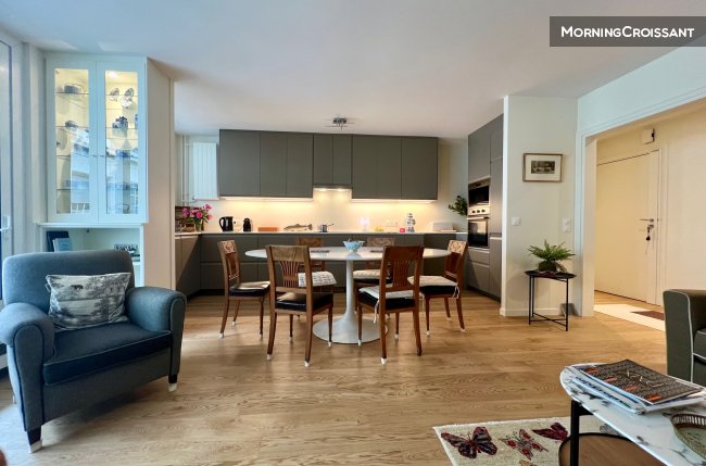 Spacious 2-room flat with terrace
