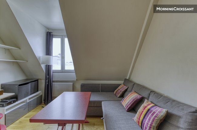 Charming T2 flat, Levallois-Perret