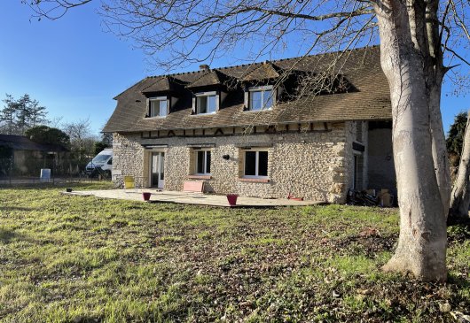 Stone house in the Eure valley