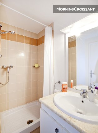 Fully-equipped flat with terrace