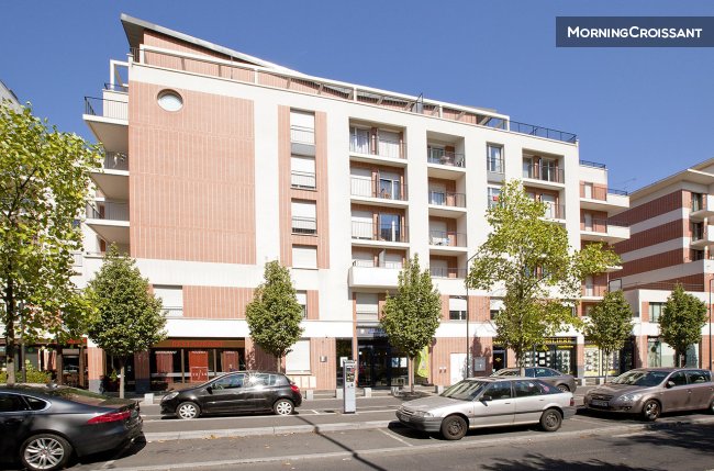 Fully-equipped flat with terrace