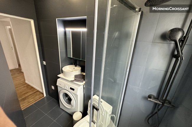 Cosy 3-room flat, station, shops