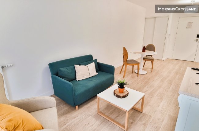 Large studio near Paris