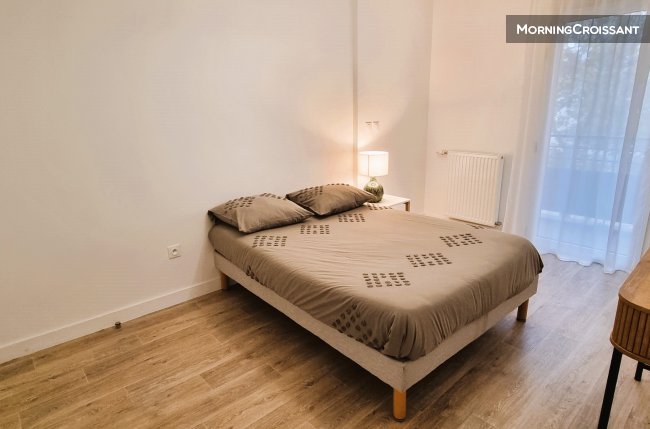 Large studio near Paris