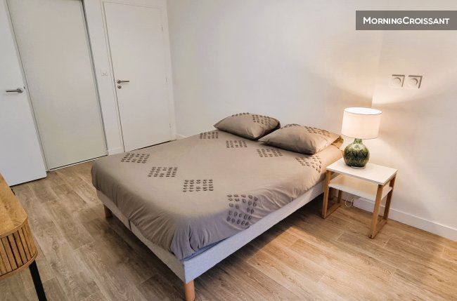 Large studio near Paris