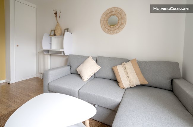 Modern studio in Courbevoie