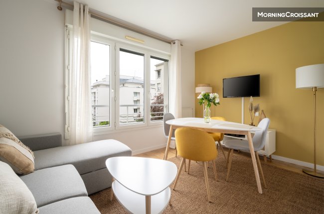 Modern studio in Courbevoie