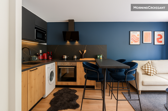 1-bedroom apt + private car park